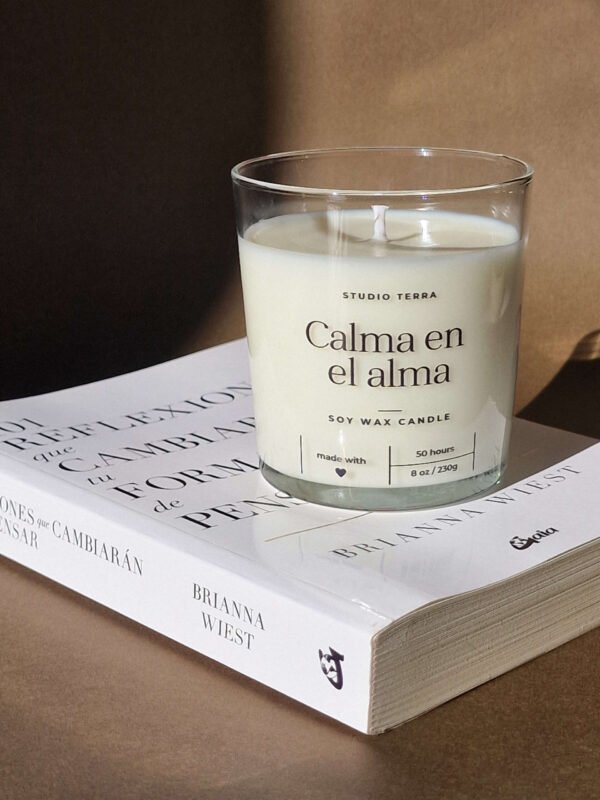 Vela aromática de Soja con Aceites Esenciales Calma en el alma.